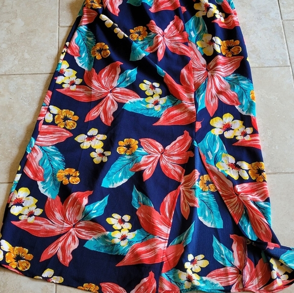 Monteau Tropical Maxi Dress - Picture 4 of 4
